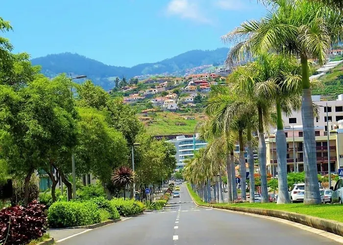 Pakisa-holidays * Funchal (Madeira)